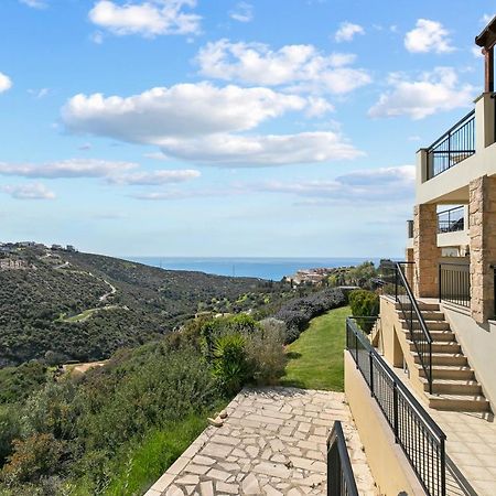 2 Bedroom Apartment Avdimou With Stunning Sea Views, Aphrodite Hills Resort クークリア エクステリア 写真