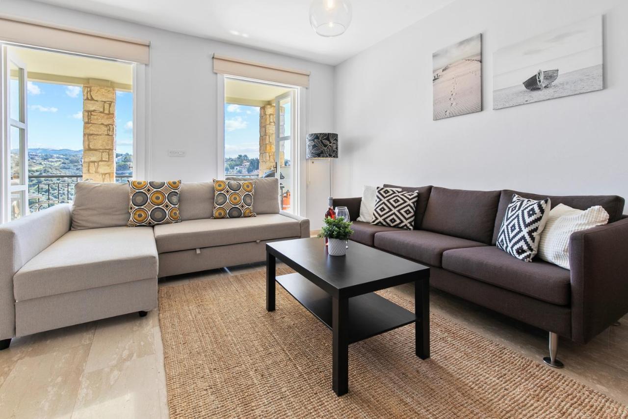 2 Bedroom Apartment Avdimou With Stunning Sea Views, Aphrodite Hills Resort クークリア エクステリア 写真